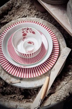 Royal Stripes Dinner Plate Dark Pink 26.5cm -Home Comprehensive-PIP Studio 220608 pip haarlem2490 hr lr