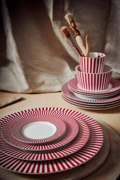Royal Stripes Dinner Plate Dark Pink 26.5cm -Home Comprehensive-PIP Studio 220608 pip haarlem2708 hr lr