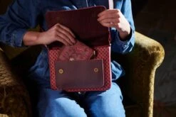 Cross Body Kyoto Festival Dark Pink 11 Cross Body Kyoto Festival Dark Pink -Home Comprehensive-PIP Studio anne timmer pip fw roos 34031 800x1200