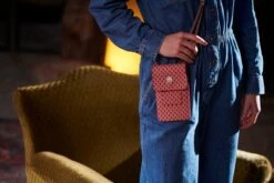 Phone Bag Suki Pink -Home Comprehensive-PIP Studio anne timmer pip fw roos 34160 800x1200