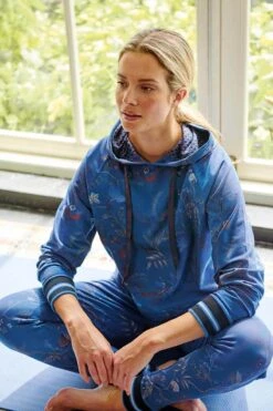 Hoodie Long Sleeve Isola Blue