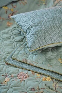 Quilt Autunno Light Blue 7 Quilt Autunno Light Blue -Home Comprehensive-PIP Studio autunno quilted cushion light blue 41 detail lr