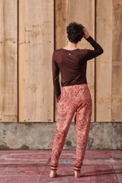 Top Long Sleeve Solid Terra Red 10 Top Long Sleeve Solid Terra Red -Home Comprehensive-PIP Studio fw22 hw mixandmatch 48 kopi ren kopie