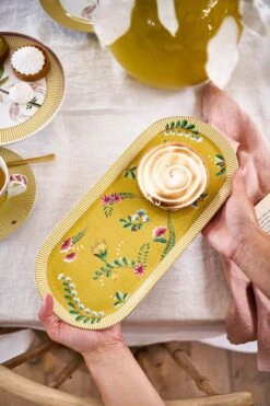 La Majorelle Cake Tray Rectangular Yellow -Home Comprehensive-PIP Studio pip s23 232 lr