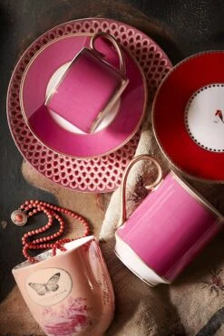 Pip Chique Mug Large Pink 350ml -Home Comprehensive-PIP Studio pip studio ss2023 pip chique mix match pink 08 lr 1