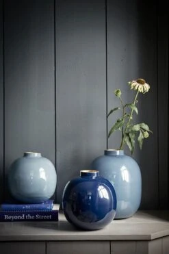 Metal Vase Dark Blue 23 Cm -Home Comprehensive-PIP Studio pip vazen ss23 blue lr