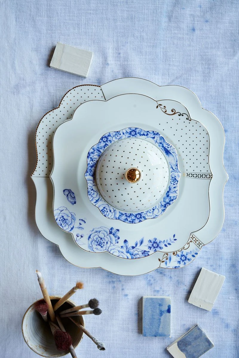 Royal White Breakfast Plate Golden Dots 23,5 Cm 2 Royal White Breakfast Plate Golden Dots 23,5 Cm - Image 2