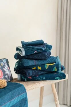 Large Bath Towel Les Fleurs Dark Blue 70x140 Cm -Home Comprehensive-PIP Studio towels stapel dark blue 00 mood